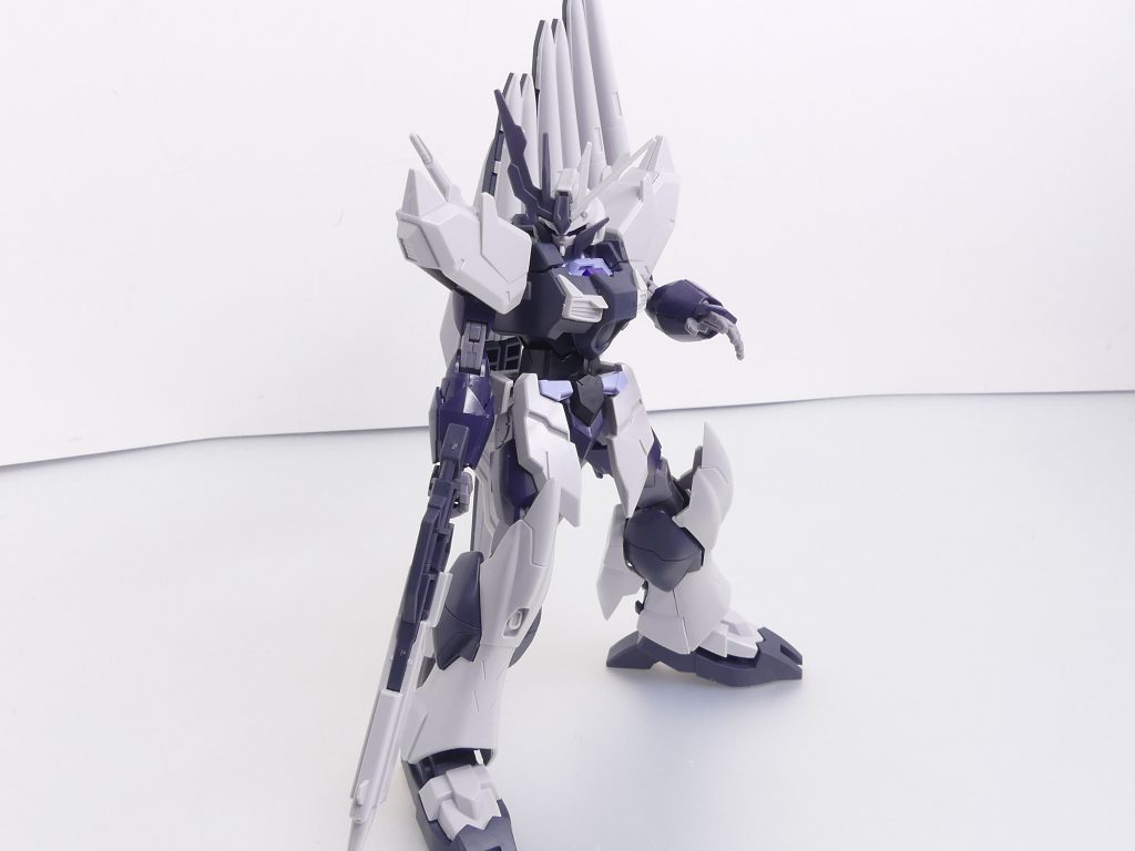 フェイクνガンダム:アルス(エルドラ)コアガンダムが、νガンダムを模した各種ユニットを装備することで誕生する汎用性に優れた形態。お待たせしました。EX49のトップ写真以来の登場です。