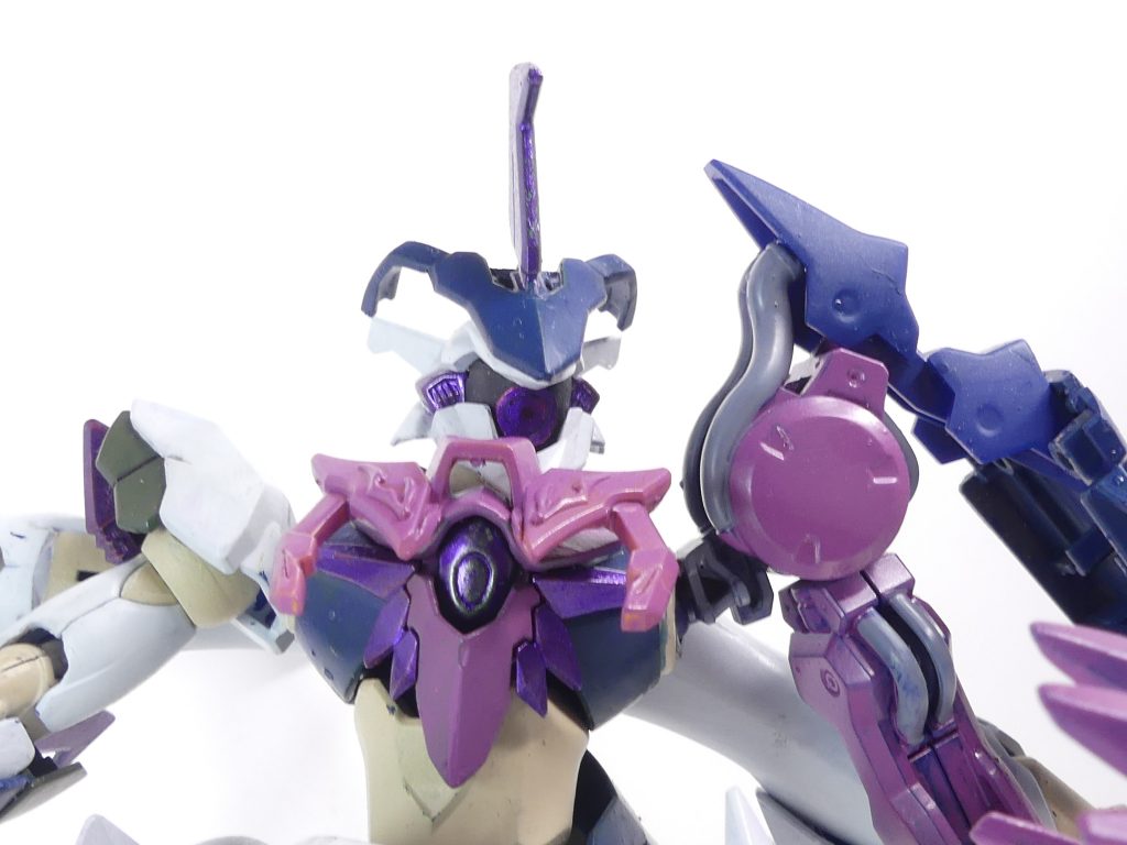 ~アルスは、それを研究していたのだろうか。それとも、崩壊寸前のGBNのシステム自体が引き起こしたいたずらか。とにかく、それは、最大の強敵として、あたし達の前に立ちはだかった・・・!~・・・ギラーガ・コカトリス・・・!!(続く)