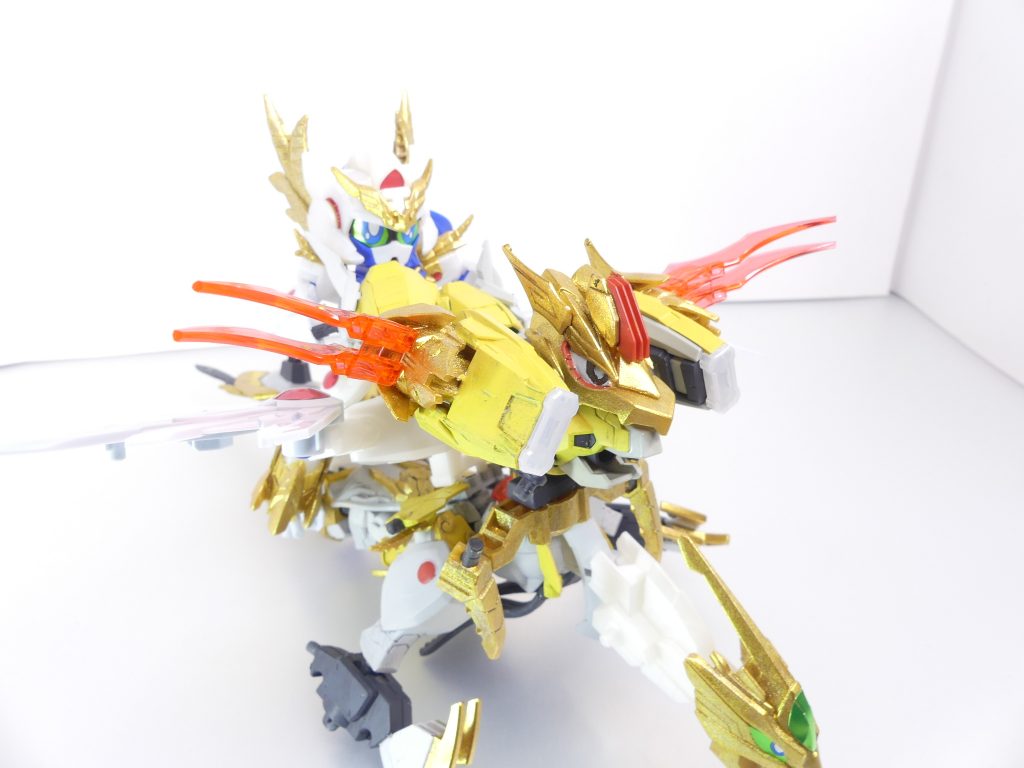 双竜飛翔撃(ドラゴンクロスアタック):エクスクアドルンとなったアーチャーに乗ったエクスヴァルキランダーは、伝説の戦士にふさわしい力と技を見せる。それは脳内設定でも妄想でもない。全ては、エルドラ事件で大きな進化を果たしたパルウィーズ自身が得た「仲間」の力なのである。ちなみに、個人的には「3人のガンドランダーが三体のガンドラゴンと絆を深めることで誕生した形態がエクスヴァルキランダー」と言うことにしています。16枚では微妙に足りなかったのでいつかブログの方でも。・・・そして「有志連合」は他にも?また後で・・・【次回予告予定】ギラーガ・コカトリス【ZELT】。「EX」ラスボス。過去作の一部仕様変えです。