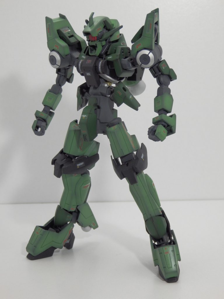 素体正面
装甲を追加するだけでは面白くなかったので、パージ出来る様にしました!
緊急時の最終手段です!