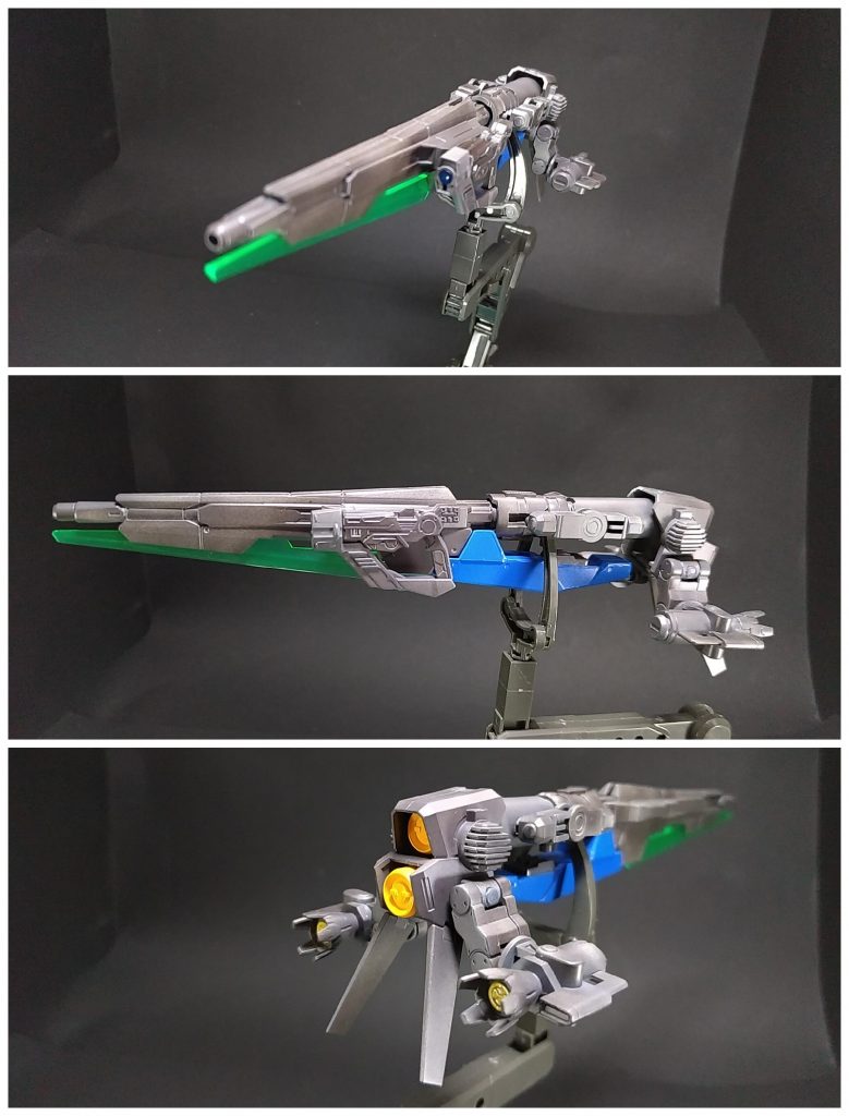 GN-B.R.D(ガン-バード)GNドライヴを搭載した大型ビームライフル&推進装置。GNドライヴから直接粒子供給されるため非常に強力なビームを撃ち出す事ができる反面、低出力ビームを使い超長距離脳量子波通信にも利用できる高い粒子制御能力を持つ。GN-B.R.DはGN Drive-Beam Rifle Deviceの略。
GN-B.R.Dは銃身をGNソードIIブラスター。トリガーはGM/GMウェポンズ、センサー部分はブルーのクリアランナーで作りました。中央部分はプロペラントタンク(丸)、後部はサバーニャの腰のホルスタービットのアーム基部を使い左右にブースターを増設しシルエットを本家G-バードに寄せてみました。