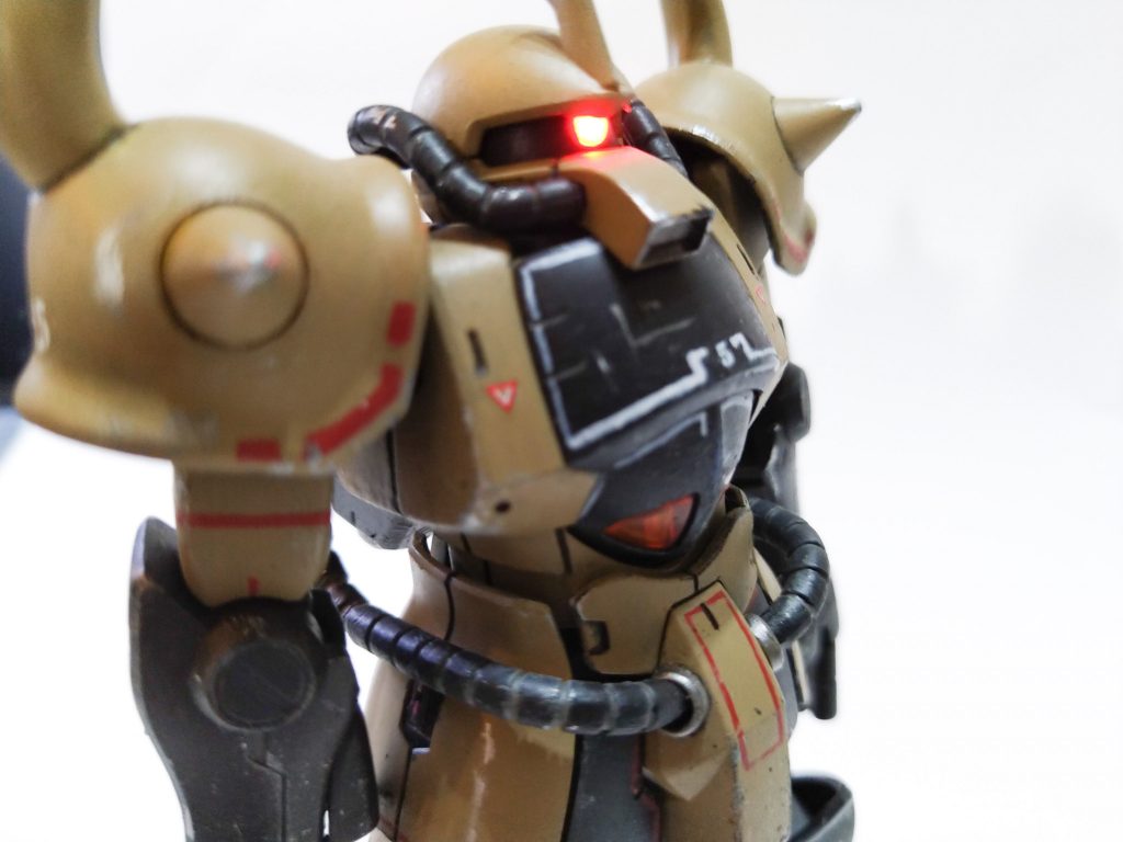 チップledでグポーンと光る
ザクとは違うのだよ、ザクとは。