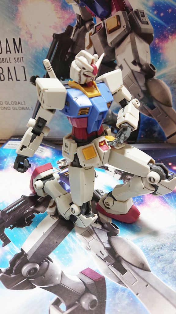 ポージングはいろいろ楽しめるけれど動かし過ぎるとユルくなるかも。