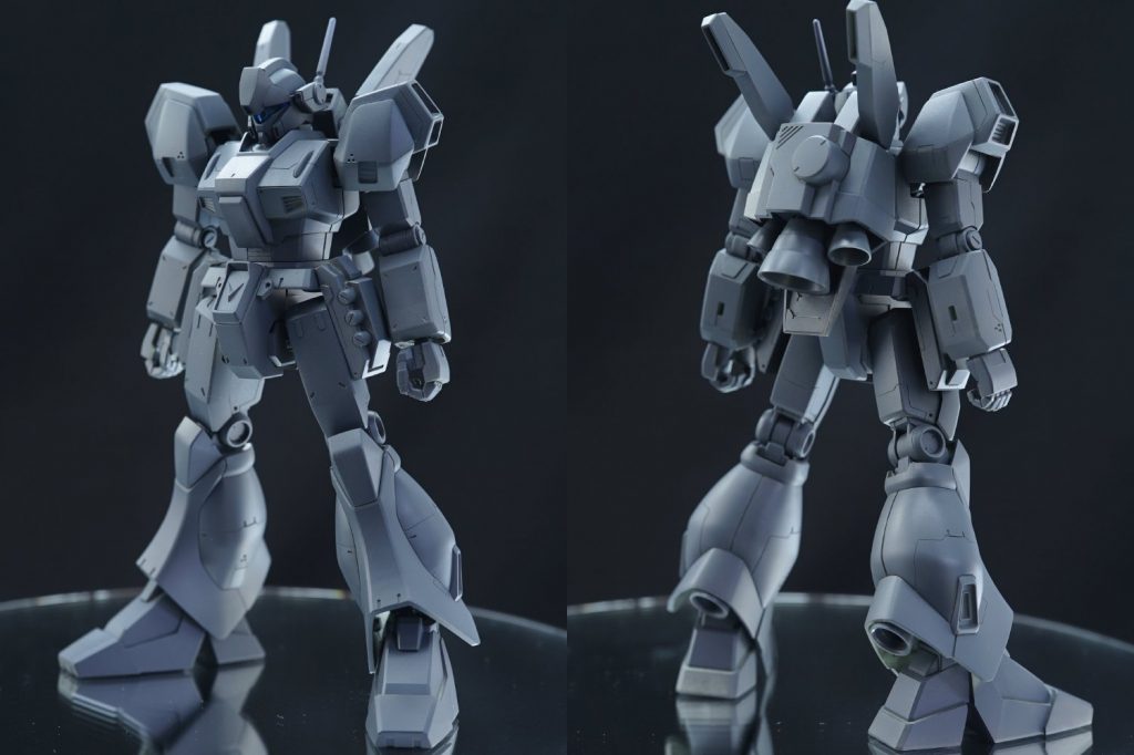 ## サフ吹き
もうこれでいいんじゃないか?と思うくらい気に入ったので、次はロービジカラーのを作ってみたいですね。
使用サフは『メカサフ スーパーヘヴィ』。
関節やシールド等はサフ色をそのまま生かしています。