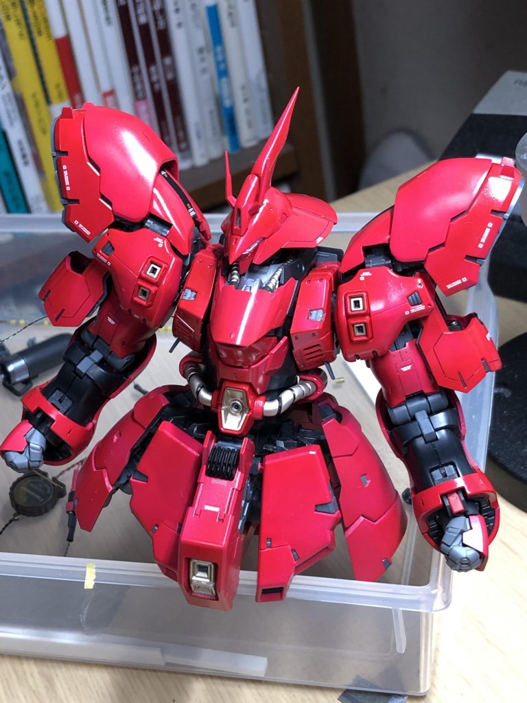 7/4更新。デカール貼り中。股関節がユルユルになっちゃったのでネットで見て買っておいたリキテックスのパーマネントマットバーニッシュを塗って乾燥中。