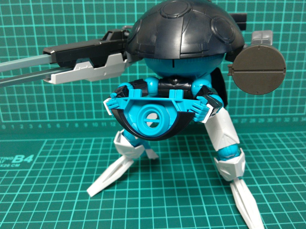 目は裏からくりぬいています