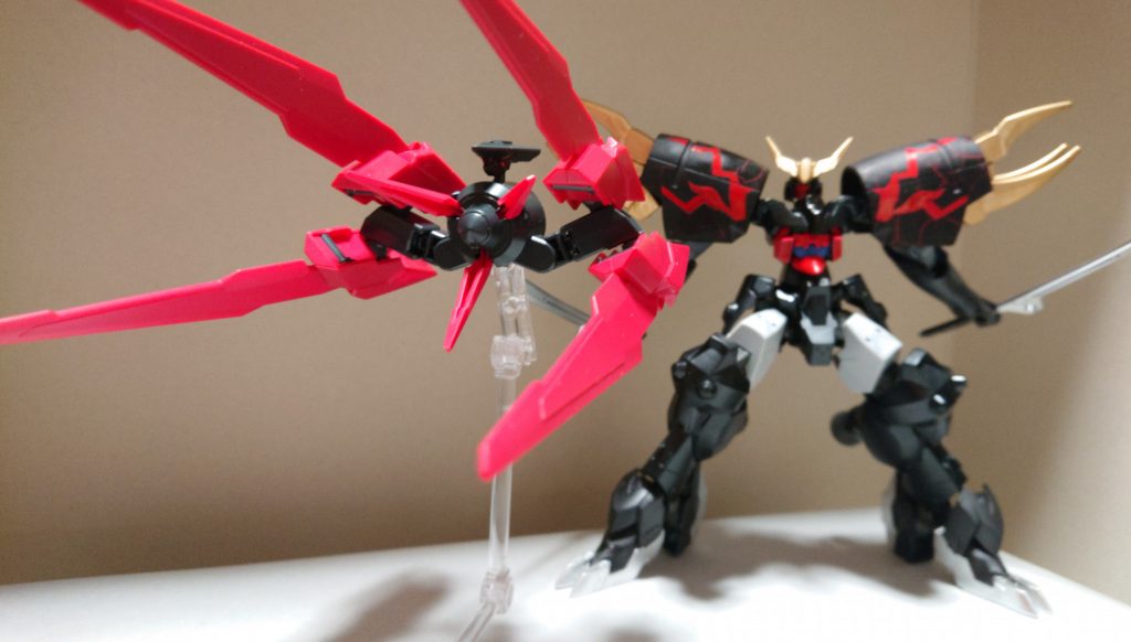 バックパックはダークマターブースターを使用して制作。