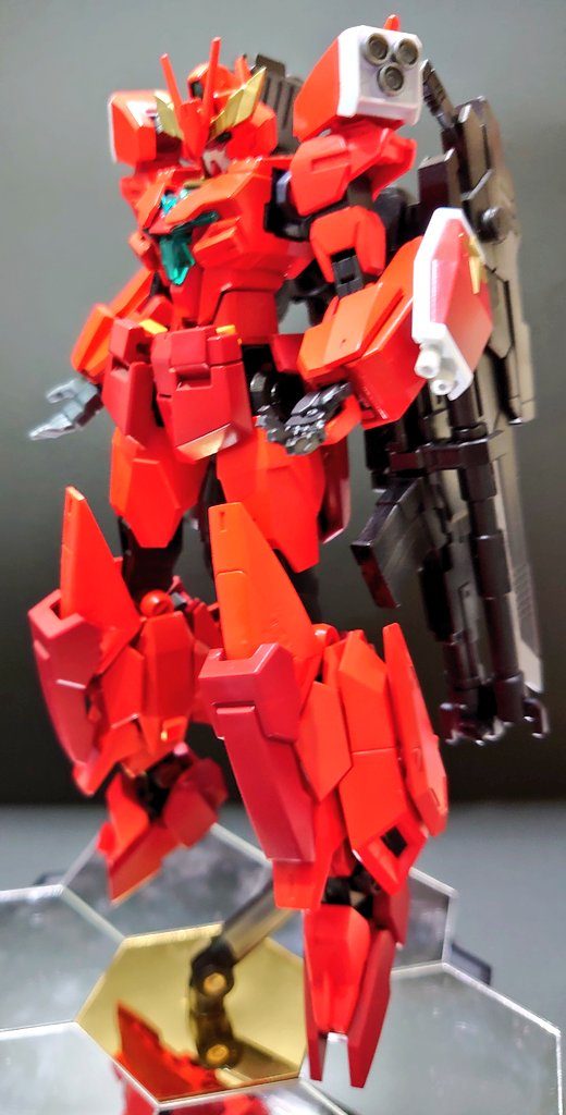 *『刮目せよ!
 これが!
 コアメイジングガンダムレッドウォーリアである!』*
アメイジングレッドウォーリアの初登場シーンは鳥肌ものでした〜(☆▽☆)
以下、武装紹介&アクションです