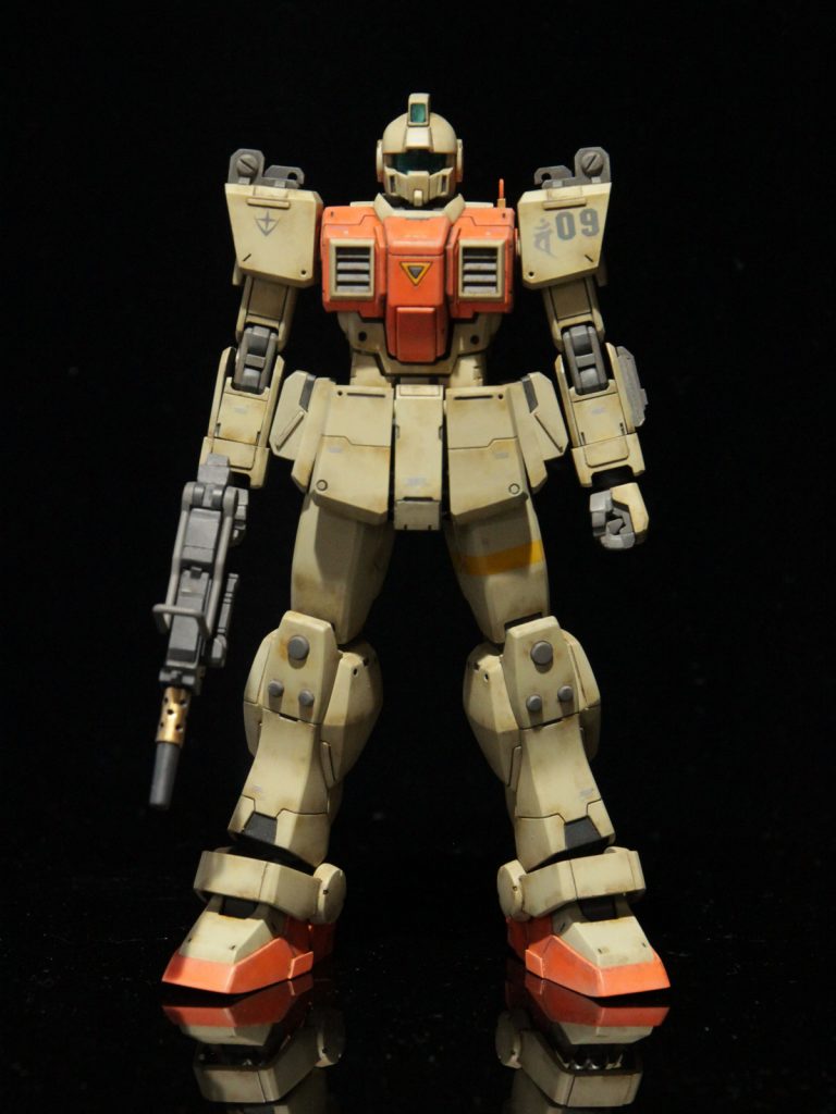 左手のサイドについているパーツはネオジムの目隠しパーツ。