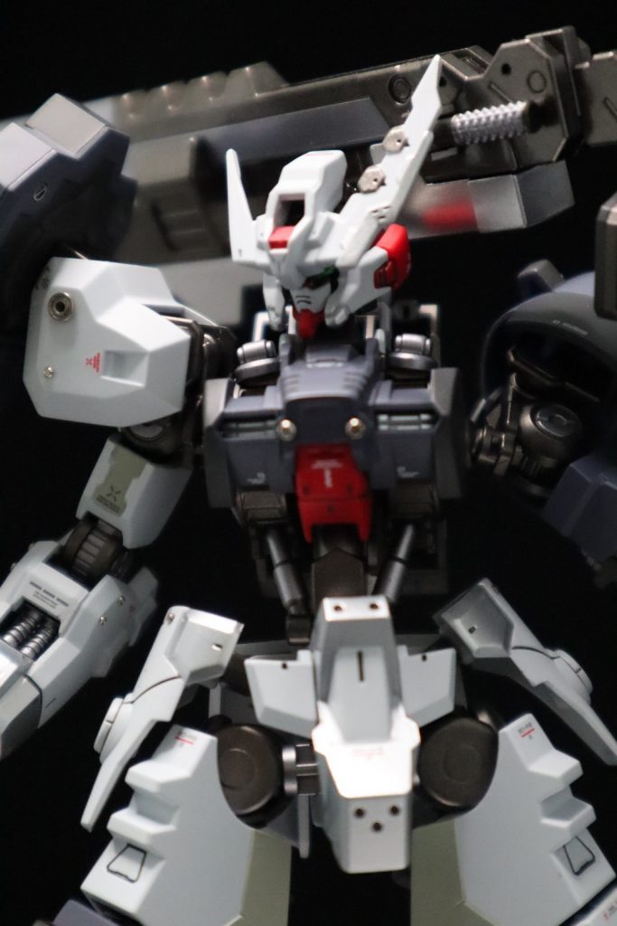 バストアップ(ピンぼけ)
ブレードアンテナは地味に塗分けしてみた