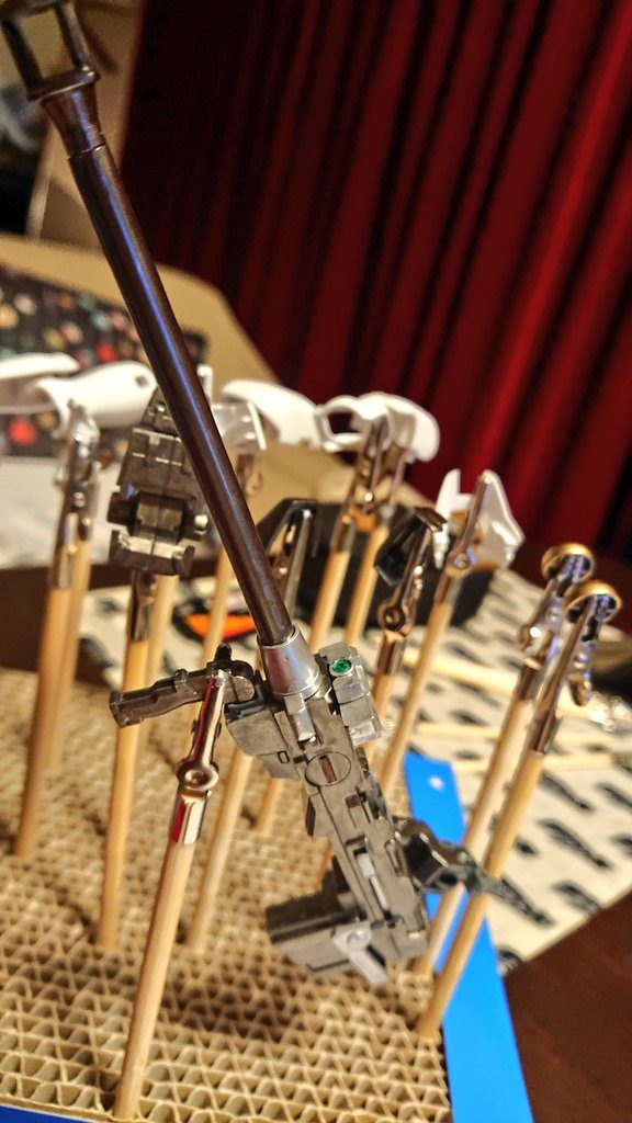 ドーバーガンはガンメタとシルバー塗り分け。スコープは内側をメタリックグリーンで。