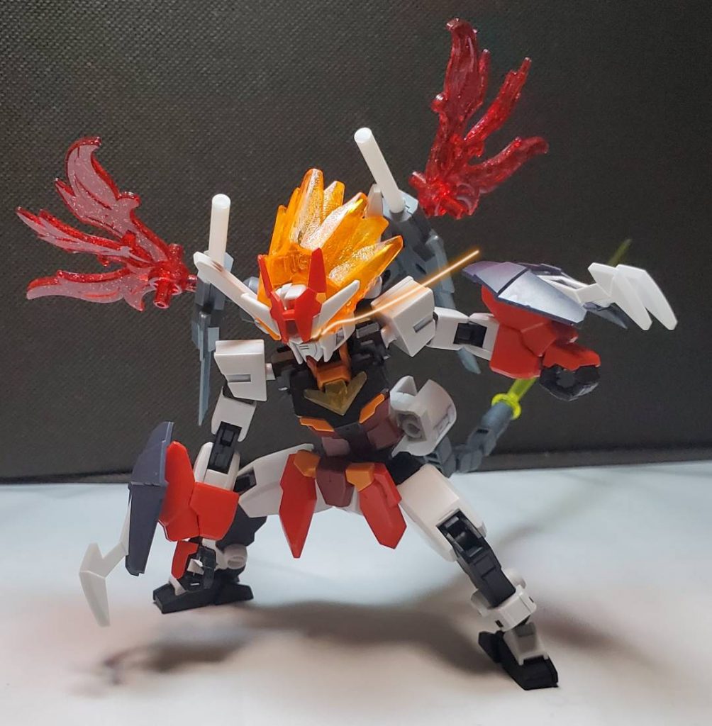 コアガンダム・B(ビースト)
Bモード改めビーストモードです。
篭手のクローでの攻撃が主体になります。
バックパックからは焔の翼が、頭部からは焔の鬣が、リアアーマーのユニットは尻尾が展開します。