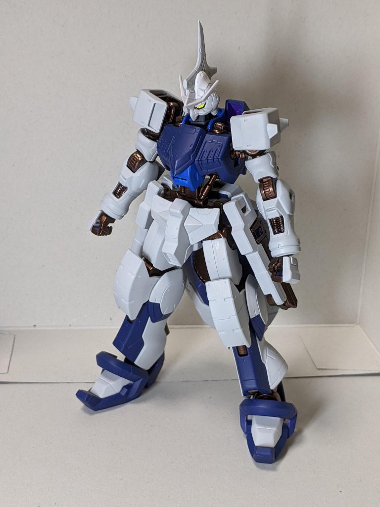 こちらはツイッターであげていたnuln oil使用前。
エナメルなりで墨入れすればしっとりしたキマリスも作れたかもしれないけど、今回みたいな激闘を感じさせる汚さを作ったことはなかったので、これはこれで良かったかも。