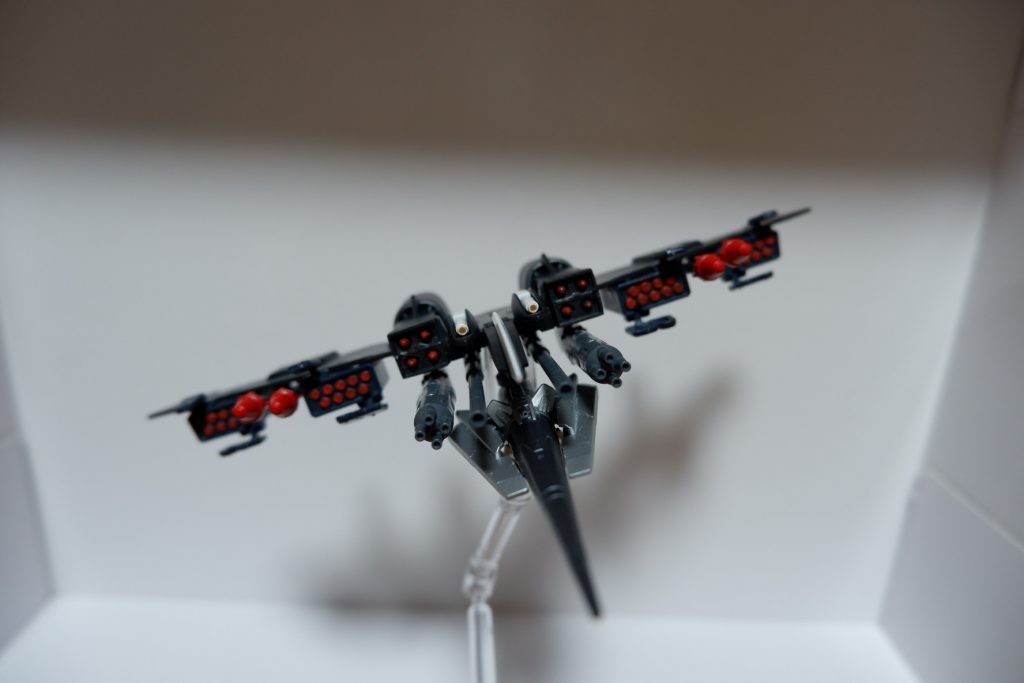 支援機GN(ガン)ファントムクロスボーンがビーム主体なので、こちらは実弾主体にしました。∞ジャスティスのリフターを流用。ミサイルマシマシ。