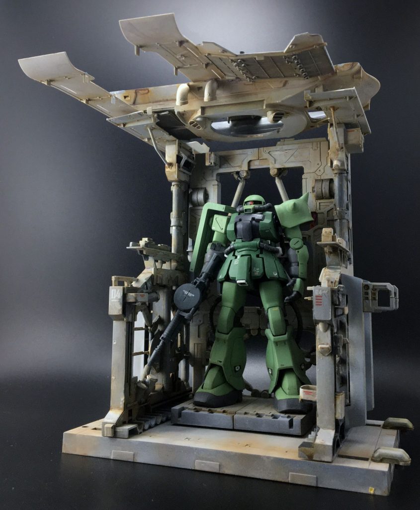 1:144 HGUCザクを置くとこんな感じです。
