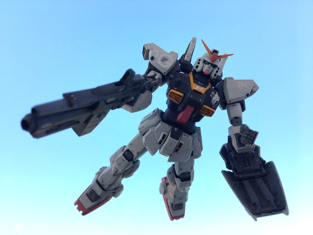 ジャブロー急襲作戦での降下ショット(のつもり)。快晴の早朝に、パパッと撮ってみました。