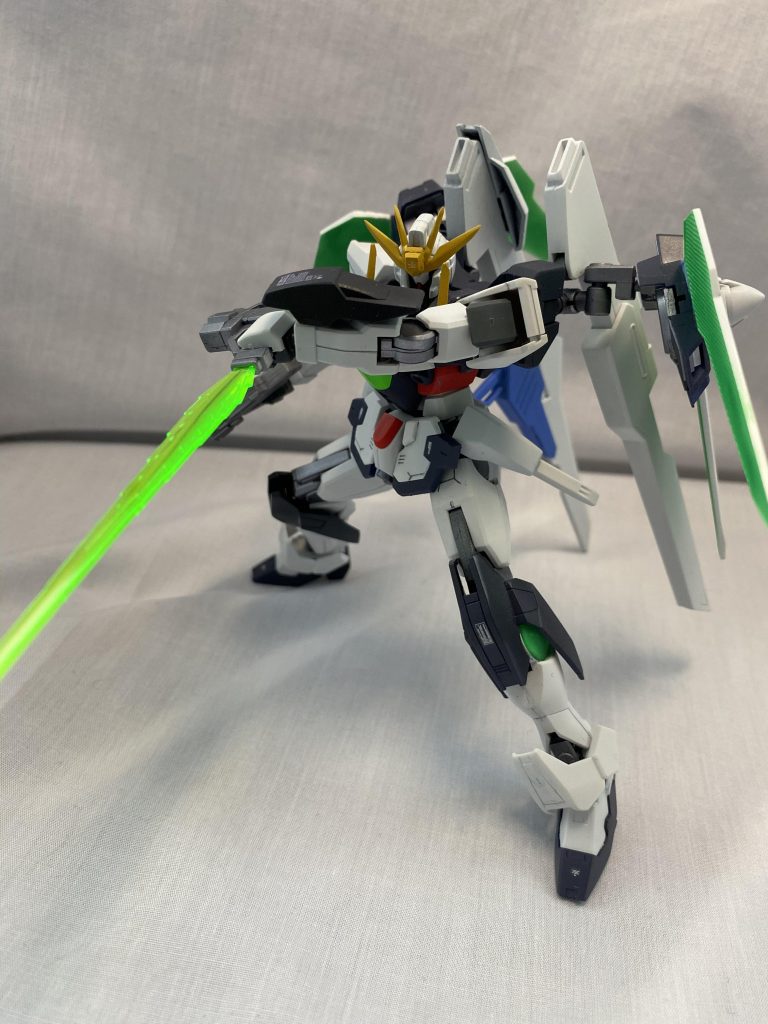 サーベルを出すこともできます
    +