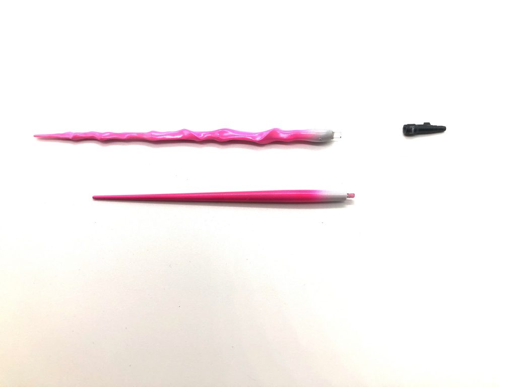 ビルダーパーツのビームサーベルに変更しました。主な理由はデルタⅡとお揃いにするため。エフェクトの接続部がゼータのサーベル穴に合わなかったので、2㎜プラ棒をサーベルエフェクト側に移植する事で解決させました。
以後、適当に何枚か。