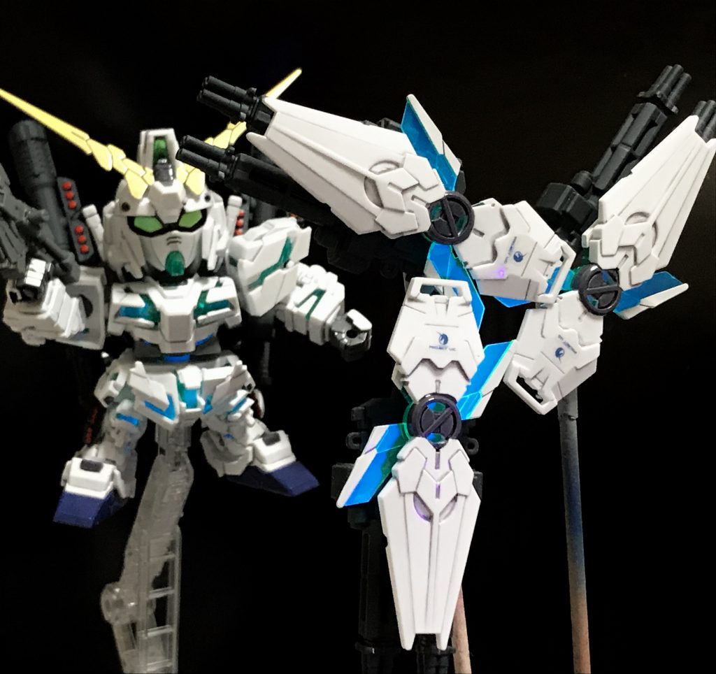 これもやりたかった! シールドファンネルの三つ巴。フルアーマーのような大作も気軽に作れて、ガシガシ遊べて、SDは楽しいですねー(^^)