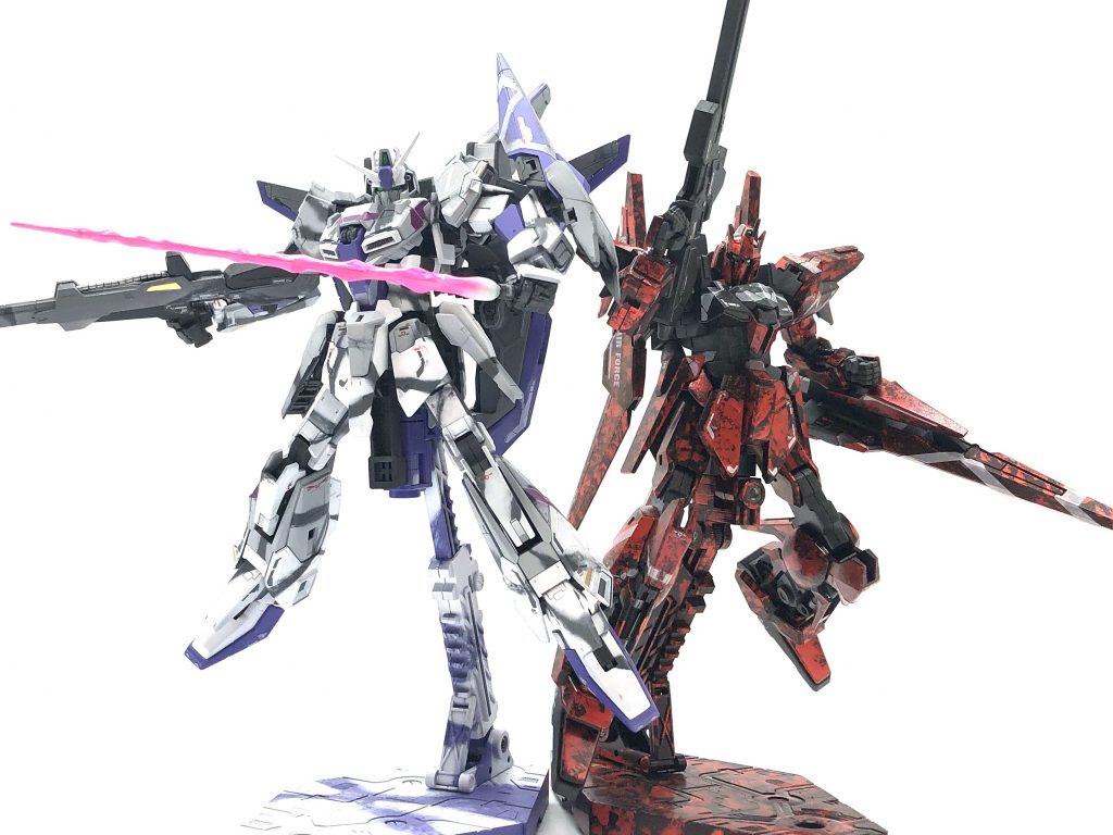 デルタガンダム弐号機とツーショット。
プロモーションのみで実在しないらしい2機ですが、アムロとシャアの共闘をこんな形で見られる可能性があったかもしれないですね。