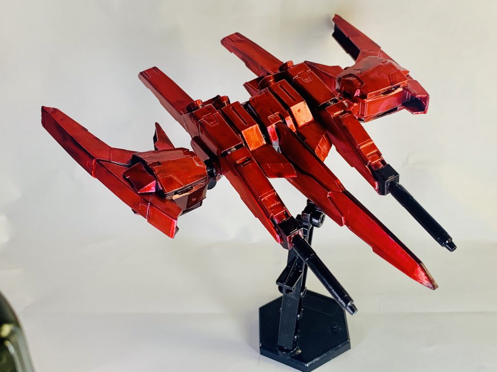 フルバーニアバックウエポンシステム
バックパックは無線によるある程度の単独運用を可能としている。マーク2の強化策であったGーディフェンサーを参考に開発された。