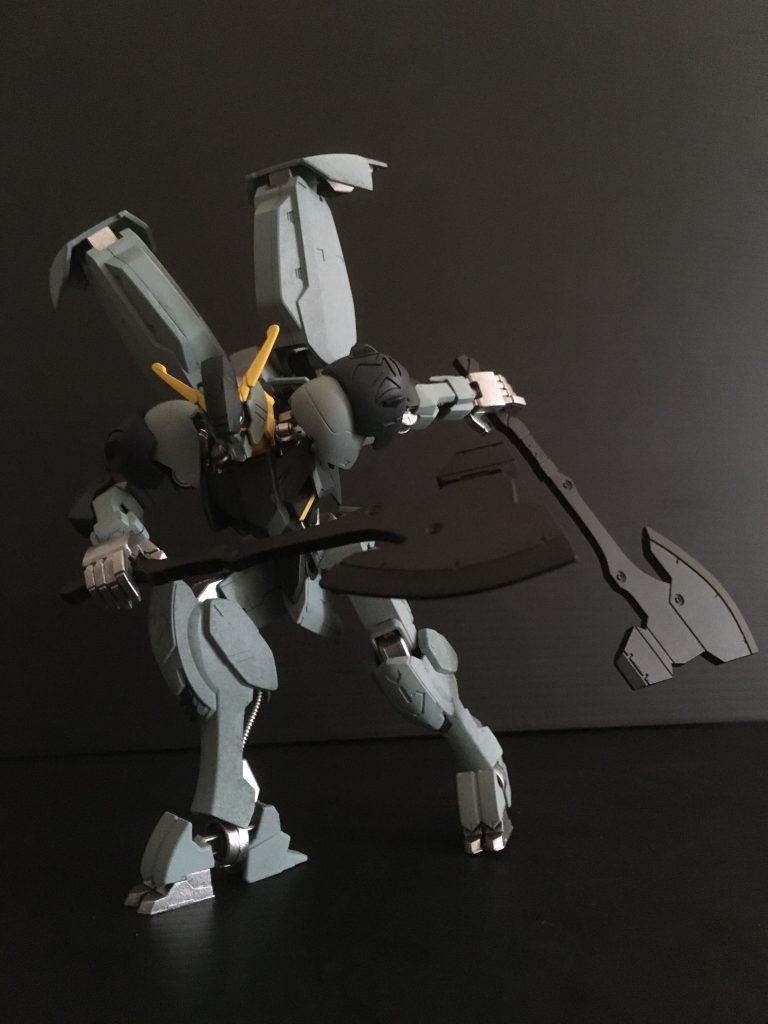 武装:超振動大型アックス×2+