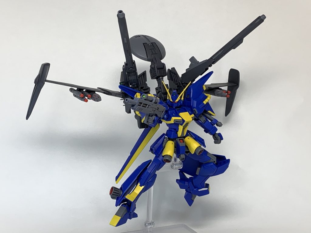 フェイス部分は元の量産機顔を活かしつつ、顎を生やすだけにしています。