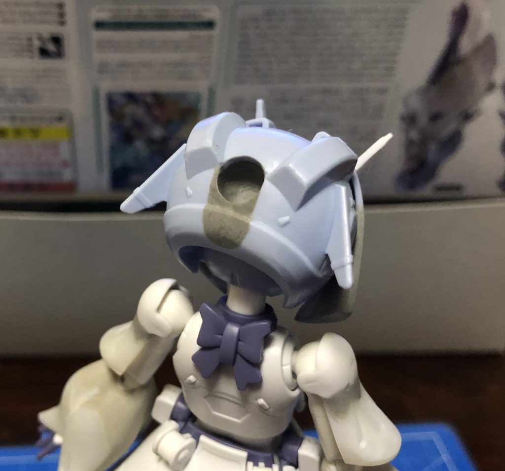 頭部の接続箇所を改修。やや上に取り付くようにしました。