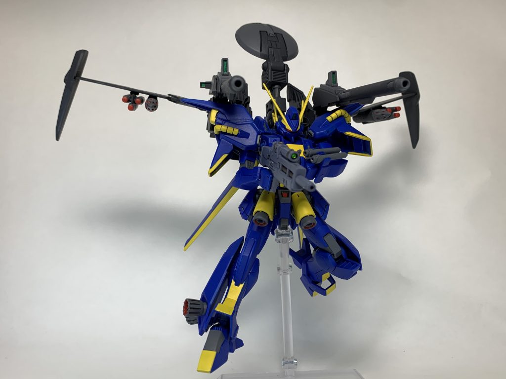 砲身はボールジョイントで接続しているので自在に角度がつけられます。