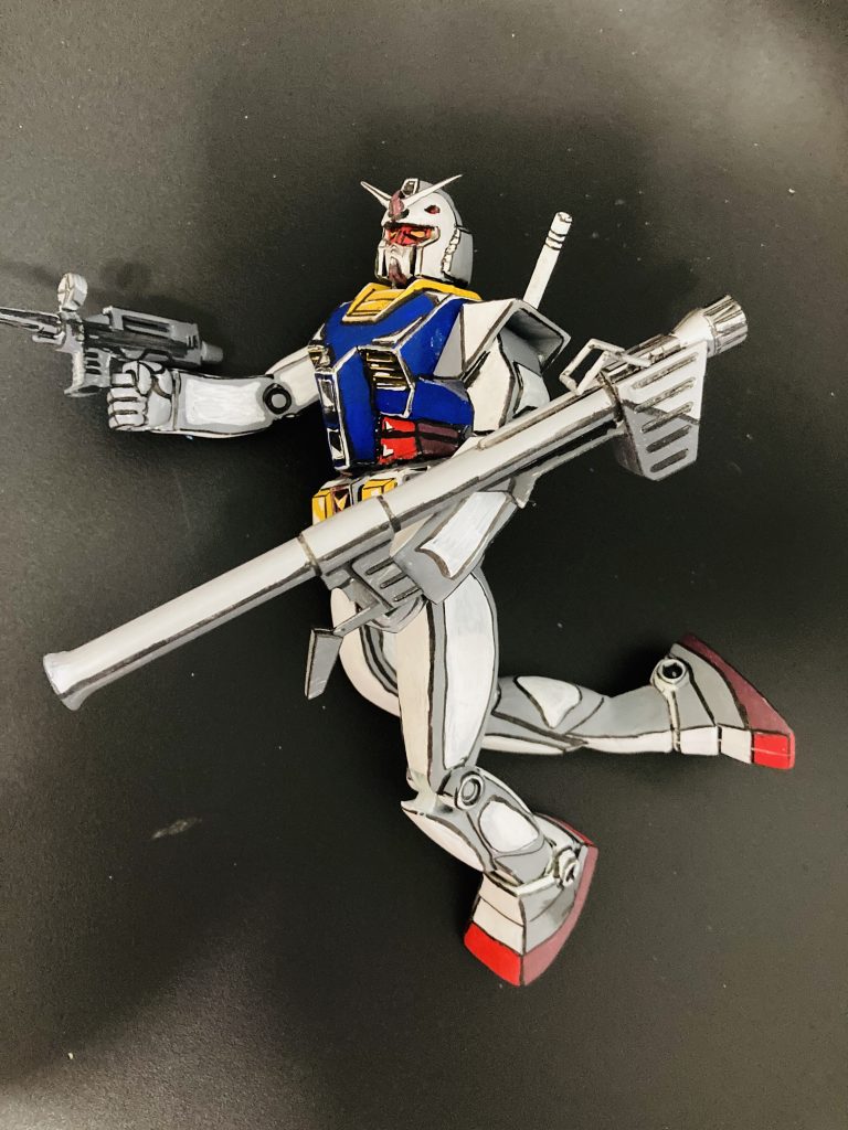 胴のコアファイター部は大胆に角度をつけて、脚モモを急に曲げた分旧キットでは稼働しないポン付けを稼働式に変更しました。