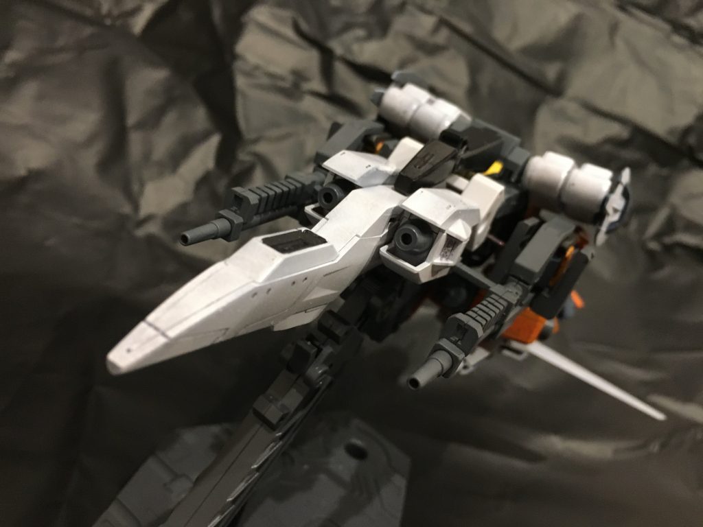 変形はフライトユニット側の機能に依存しており、本体は変形時のフレーム位置のみを事前登録するだけで変形が可能となる。その為、グレイズやレギンレイズにこのフライトユニットを装備すれば、同様の変形機構で巡航形態への変形が可能。