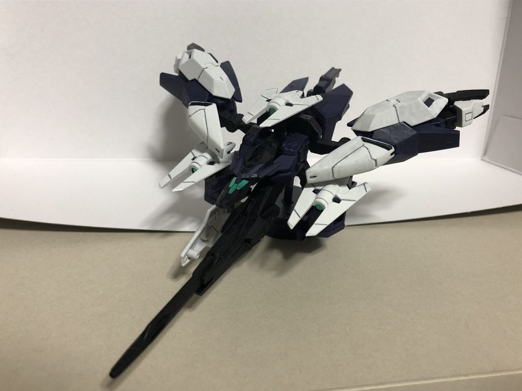 ウラヌスアーマーです。結構、飛行形態としてはお気に入りのデザイン。しかしまあ、実際に考えてみるとヒロトはよくもまあ、サポートメカとして搭載させることを考え、これを作り上げたものです。1からこれを作るとなると想像力の豊かさ、技術力が問われますよね。私には真似できない。