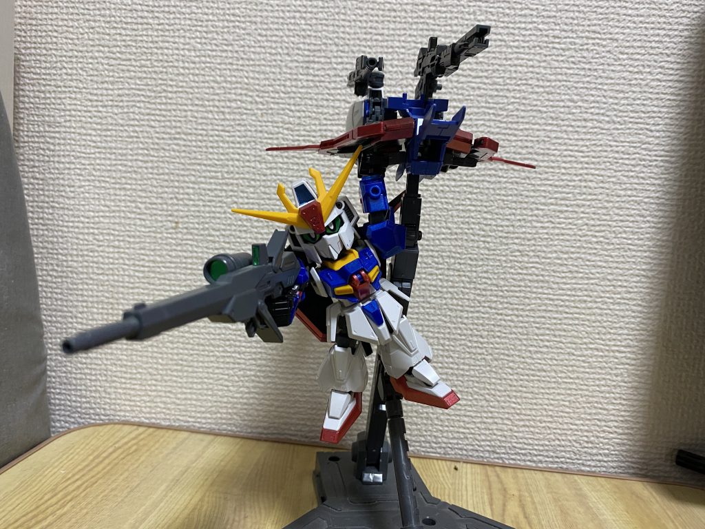 基本的にはぶら下がりながら移動を想定。