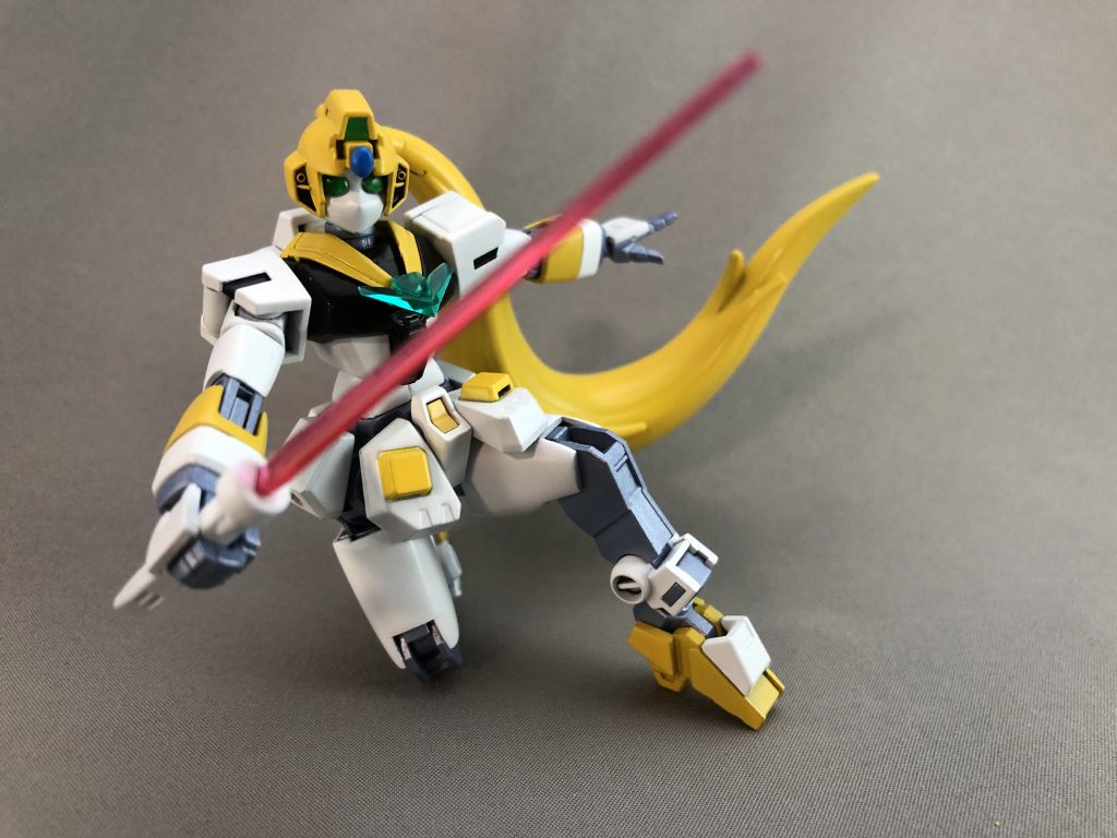 元がコアガンダムなので可動もなかなか。
しかし今回は厚塗りしすぎて塗装が剥げるはげる。クリアランス調整の重要性を再確認しました。