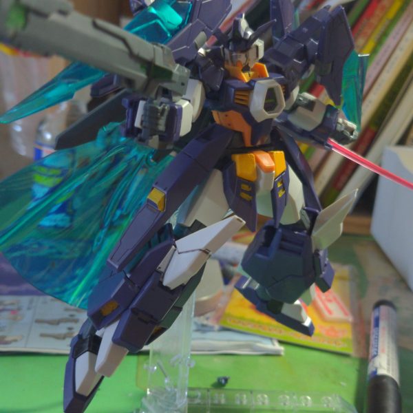 ガンダムトライエイジマグナム素組み一部塗装スミ入れ