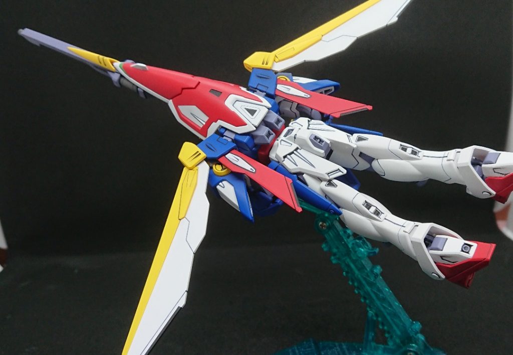 バードモード最近は手足を取り外して飛行形態用のフレームに「付け替える」変形が多いですが、やはり変形という以上はパーツの移動で表現して欲しいところ。差し替え変形というのは手首や頭取り外すようなことだろう、と思ってる私にとってはとてもいい感じの「変形」機構のキットですね…ただまあ細かい塗装ハゲの発生は避けられませんが+