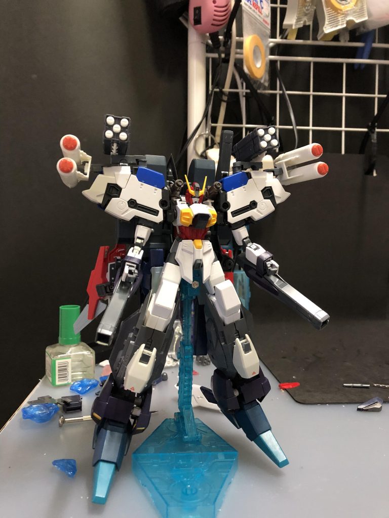 エアマスター、MG Ex-S、AGE-3フォートレス、MG ZZ、マクロスの武器セットなどでできています