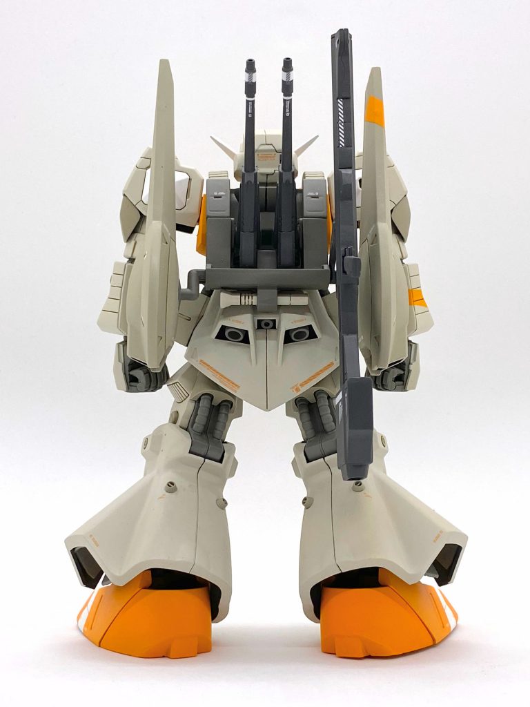 リック・ディアスの頭部だけすげ替えたもの、なので背中の武装類はそのまま。旧HGUCのリック・ディアスから持ち込んでいます。 