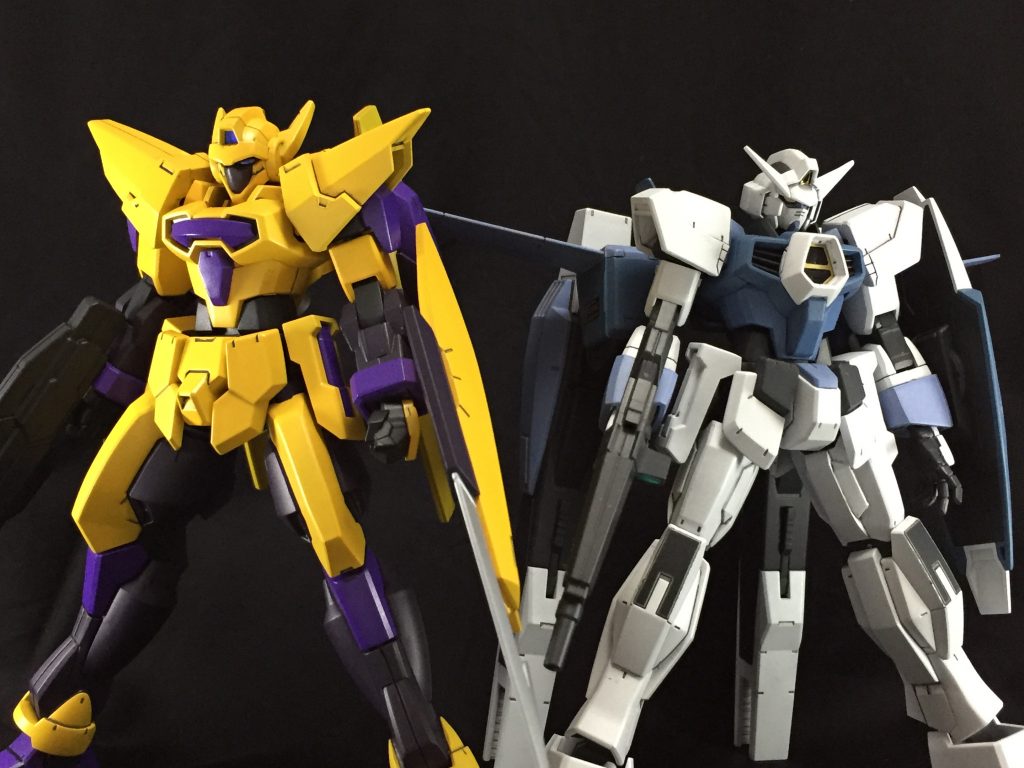 前回作ったAGE–1と。
カラー変更でオリジナルAGEを作るのも楽しいかもしれませんね。