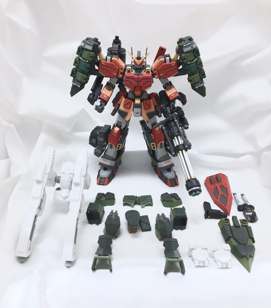 塗装途中の写真です。増加装甲すべてがプラ板で作製してあります。とりあえず、自分が目指す『フルアーマー・ヘビーアームズ』が完成して満足です。