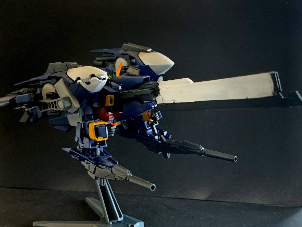 高速航行形態（ストライダー）にも変型可能