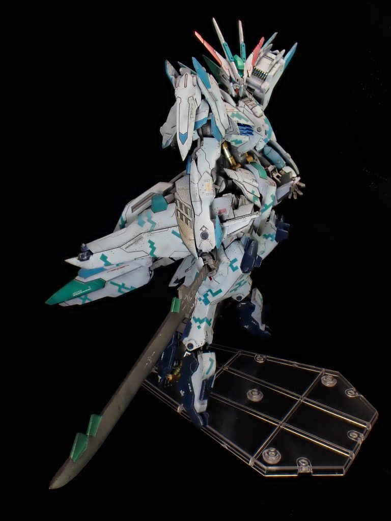 今回、基本塗装の上に換気扇フィルターを使用してクリアブラックでテクスチャを入れておき、その上からデカール、タッピング、フィルタリングを入れております。
わざとらしく無い自然な汚しが出来たのでは無いかと、自画自賛してます。