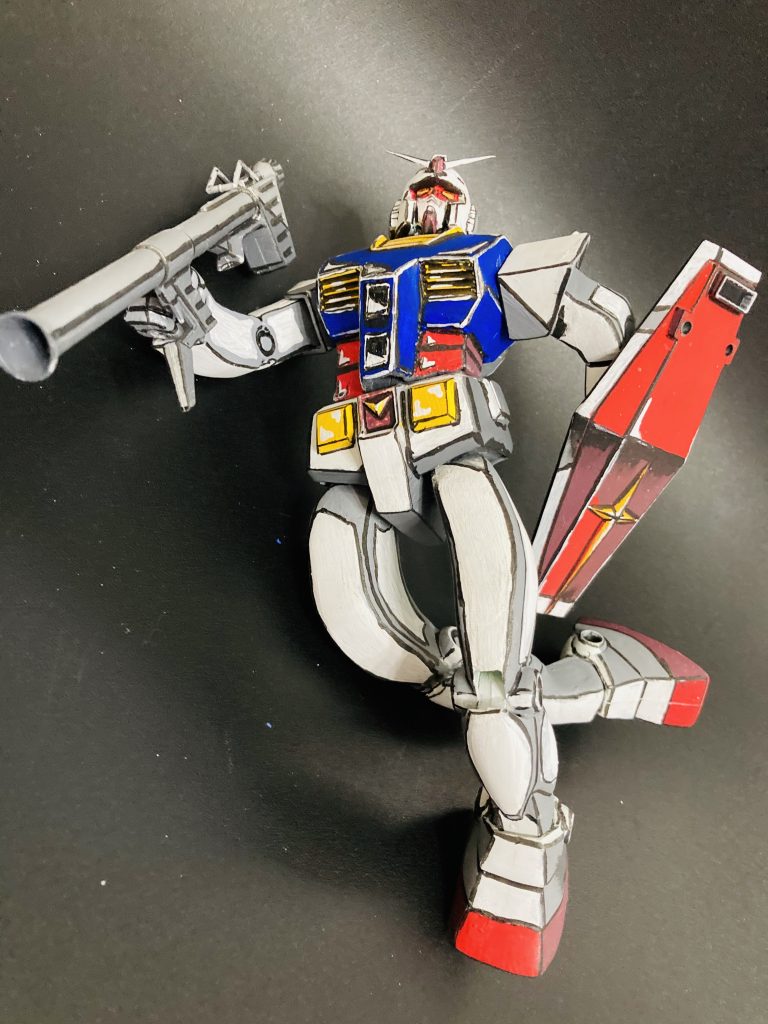 大胆な動き脚仕様の為、自立出来ませんがアニメ画の躍動感にこだわりました。