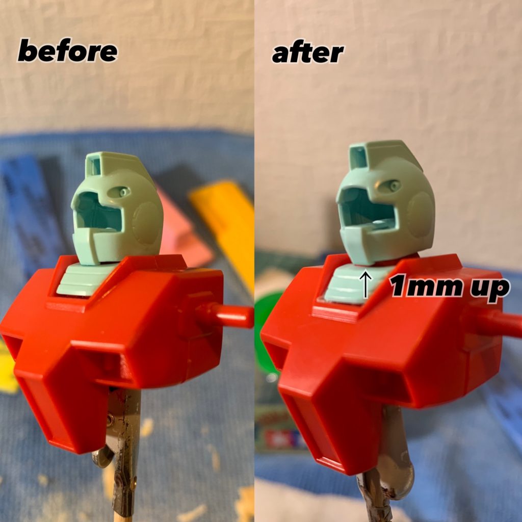 頭に角度を持たせる為に行った首の延長加工ですが、基部を丸ごと切り取り 高さを調整しながら首元の白いパーツへ接着し1.0mm弱延長しました。+