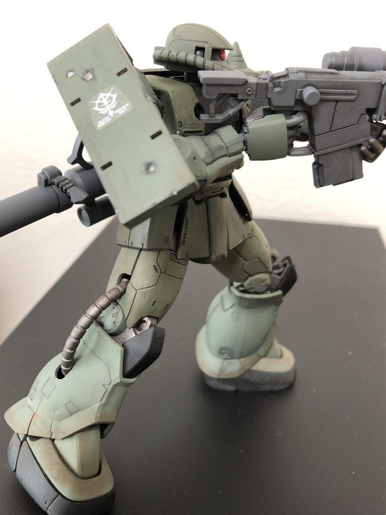 シールドにシール貼った瞬間、これが皆さんの言う転写がいいって意味かぁーとダサさに気づく。
    +