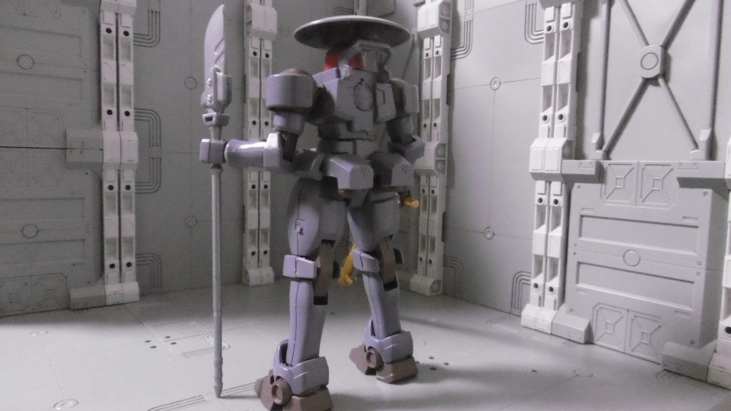 シールドの取り付け部周りを背面の形に合わせて加工し、接着しました。そのためシールド自体は頭上に未接着。