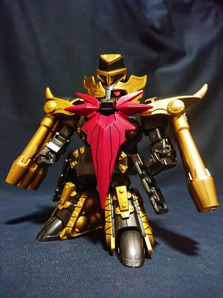 霊帝を暗殺し玉璽を奪い、都の権力を奪った暴君。呂布を従え三璃紗朝廷を支配した。やがて反董卓連合軍に討伐されるが、董卓が残した混乱は三璃紗に群雄割拠の戦国時代を呼び込んだ。