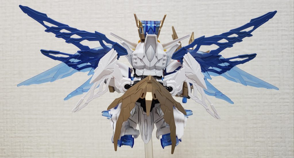 翼を広げた状態金色を抜いて落ち着いた感じになったので良かった。