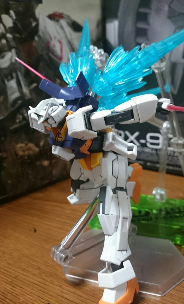 ビームダガー二刀流で突撃!
エフェクトパーツの位置取りかなりめんどくさかったっス…