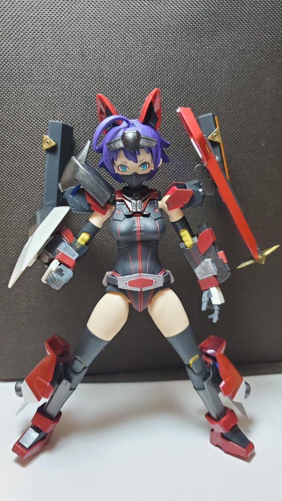 バックパックには牽制用のビームバルカンが装備されている。
あくまで牽制用であり、威力は低い。
地面や障害物に撃ち、砂埃などをたてて煙幕にしたりするのに使う事が多い。